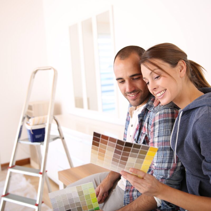 Choosing the Right Team: Qualities to Look for in Professional Interior House Painters
